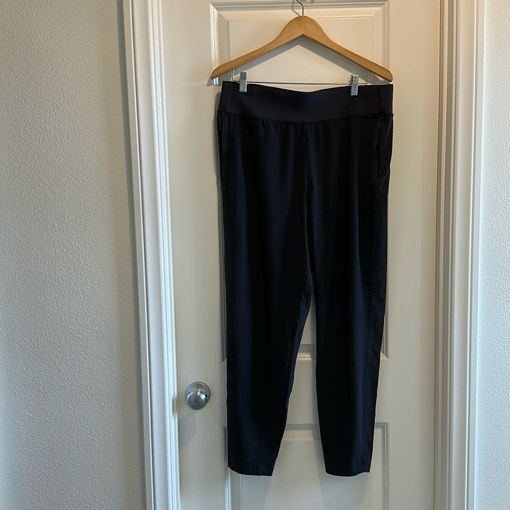 Athleta run with it pant black size L